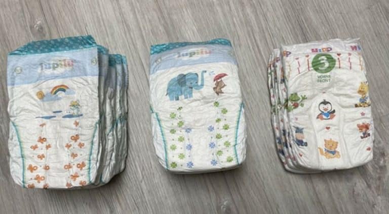 Schöne bunte Windeln: