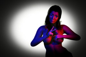 Die Poppers-Produkte haben nach der Einnahme kurz andauernde sowie spontan einsetzende Rauschwirkung.