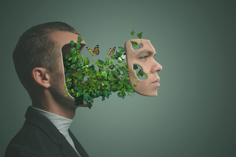 Feminisierung des Gesichts für Sissy: feminines Make-up