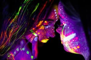 Die psychologischen Vorteile des Sissy Trainings: Wie es dein Selbstbewusstsein stärken kann